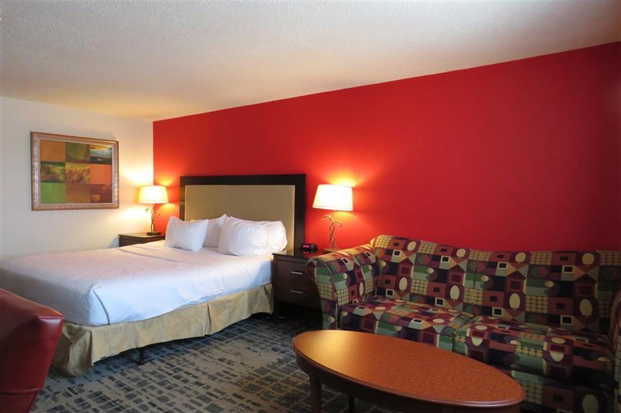 Hotel Baymont By Wyndham Ferndale/Royal Oak Exterior foto